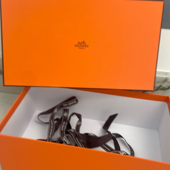 Hermes empty shoes box & string - Picture 1 of 2
